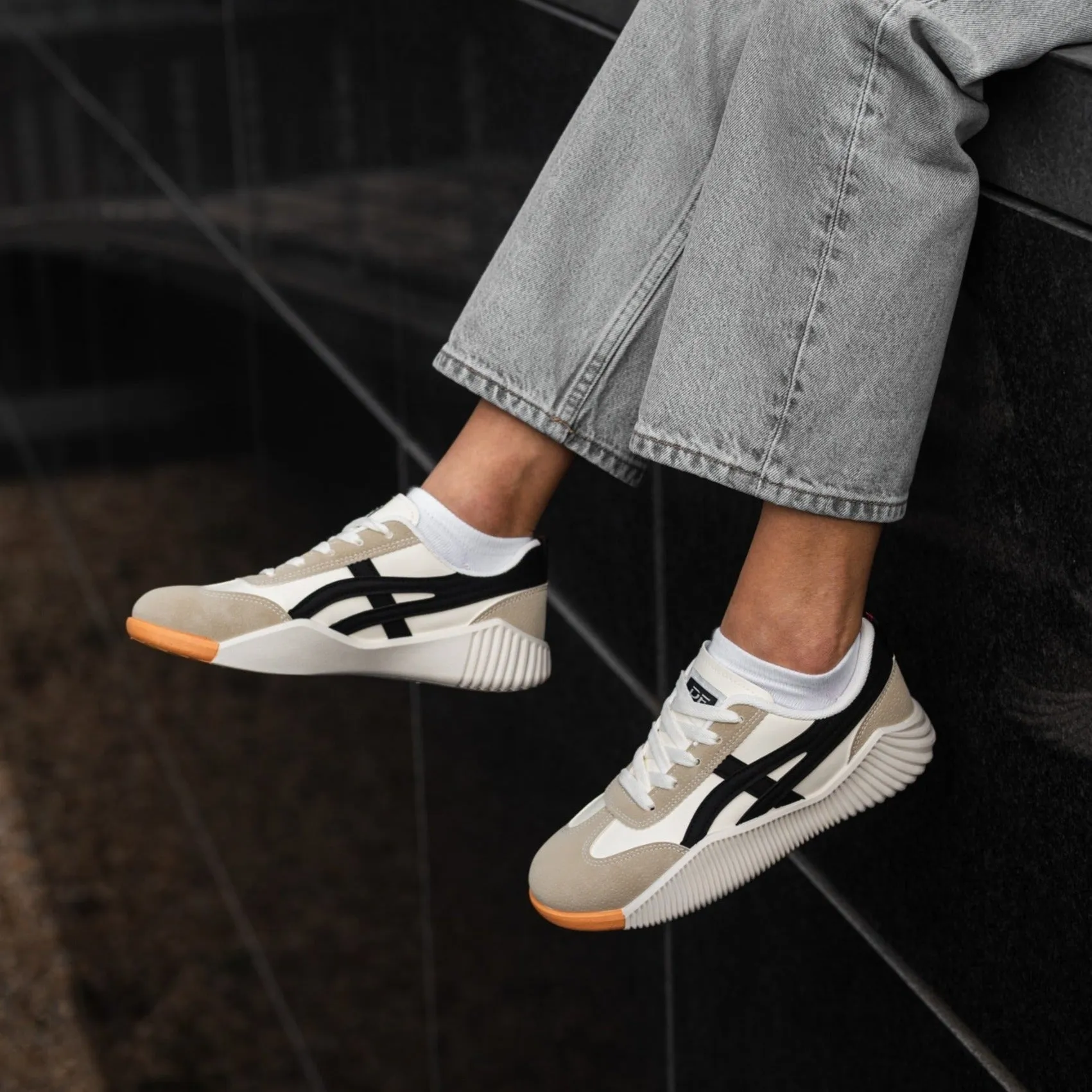 Elin | Vintage Sneakers