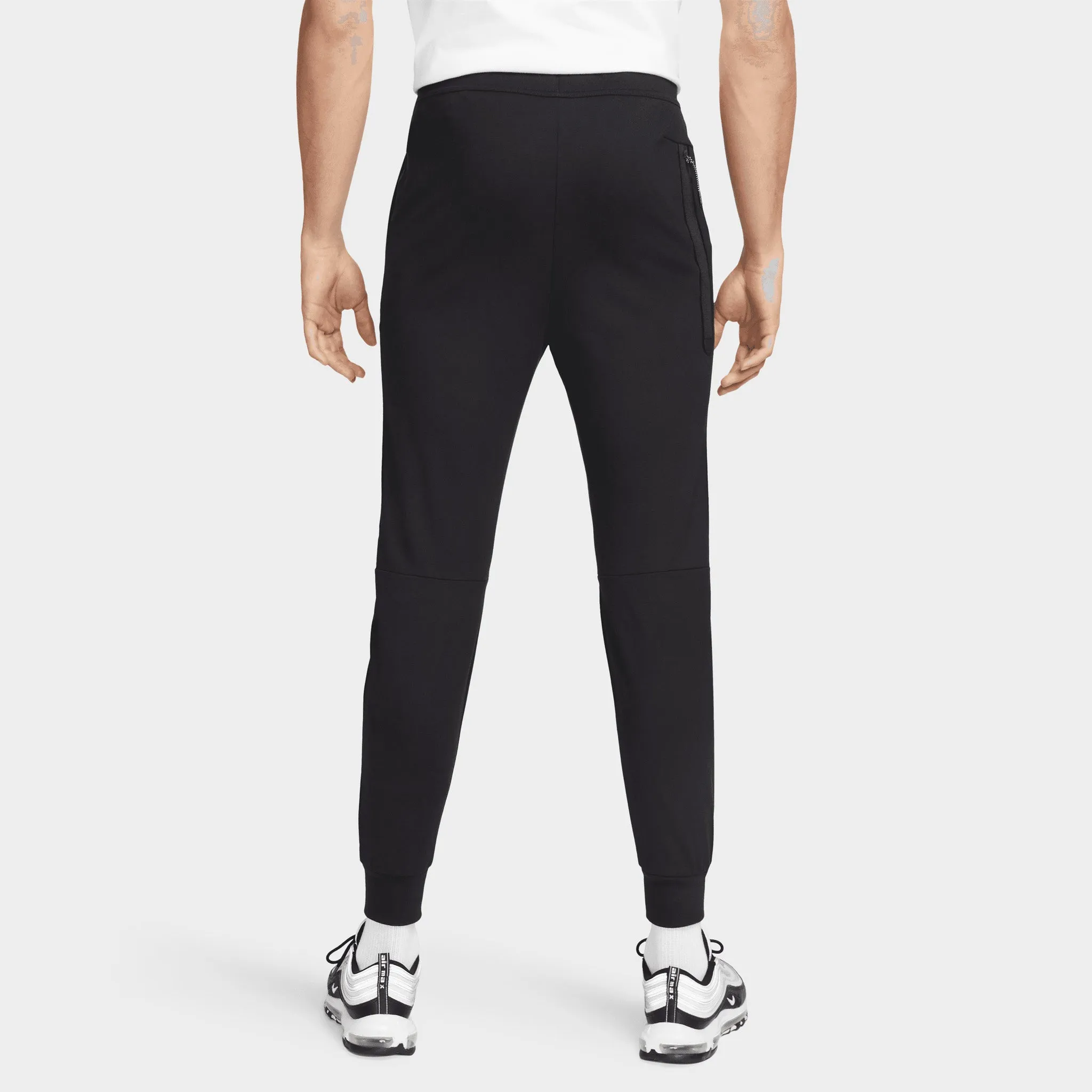 Nike Sportswear Tech Fleece Lightweight Slim Fit Joggers / Black