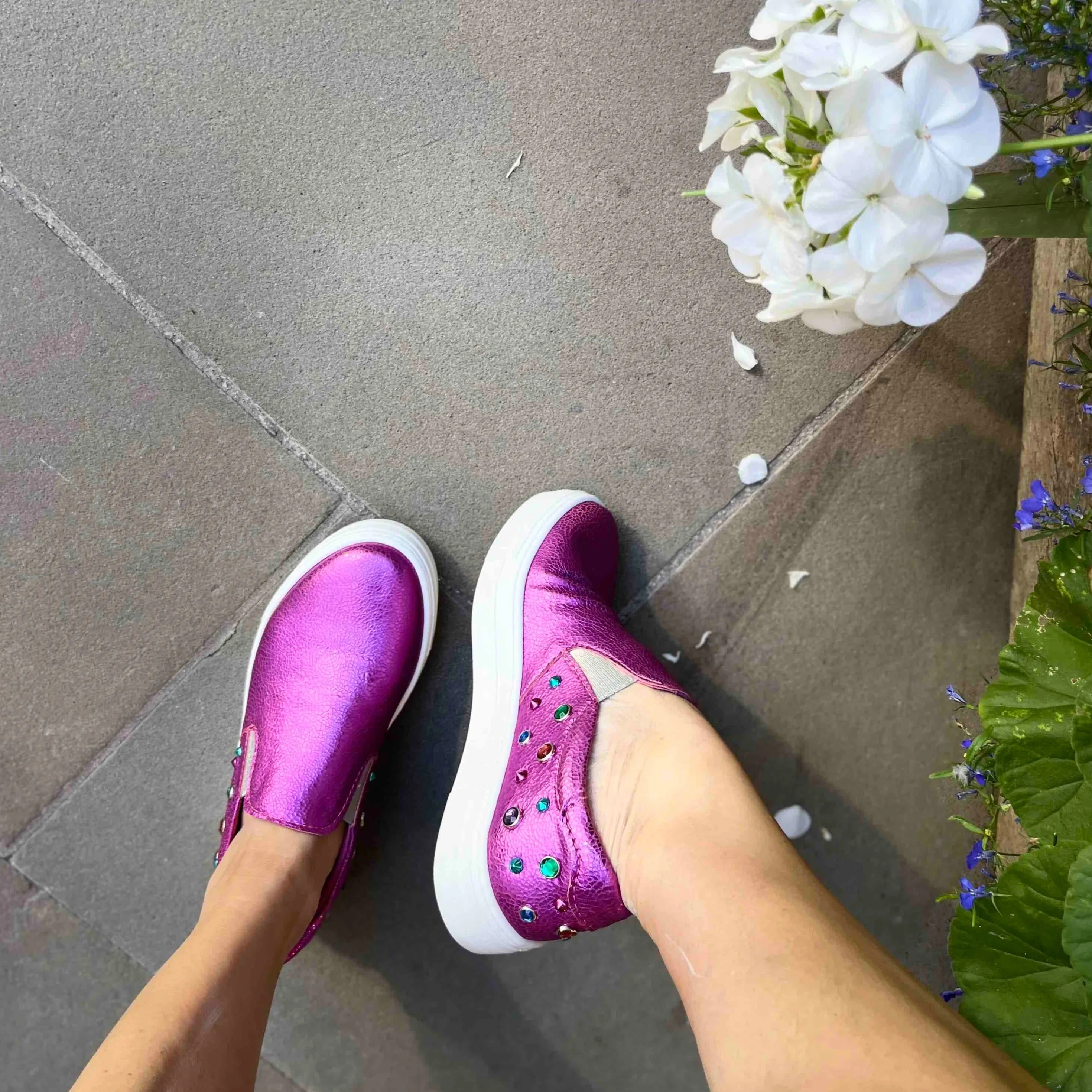 Scala Jewel- Fuchsia crack slip on sneaker