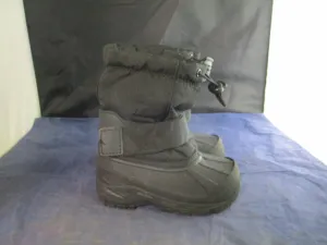 Used Black Snow Boots Youth Size 7/8