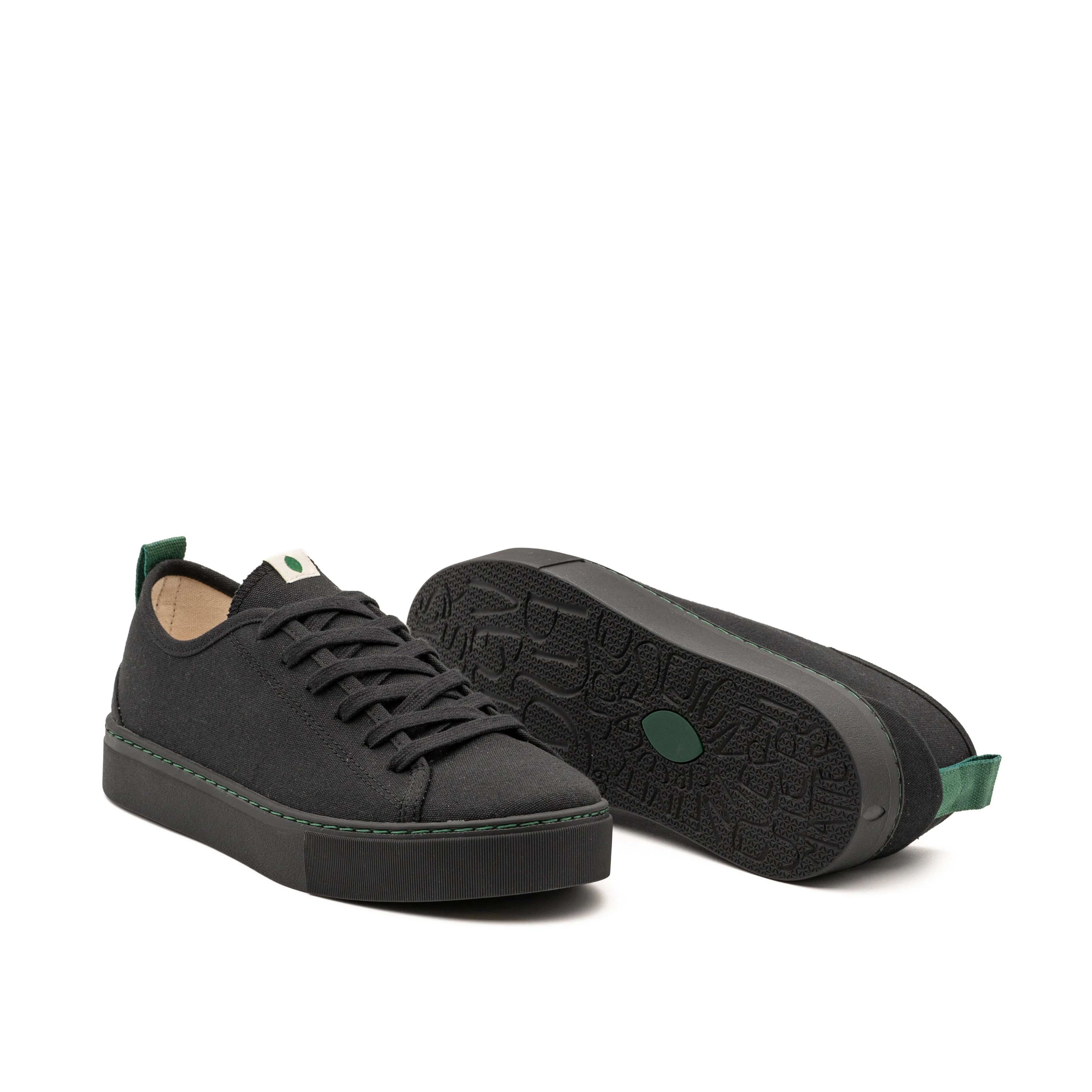 Vegan sneaker black NIK002