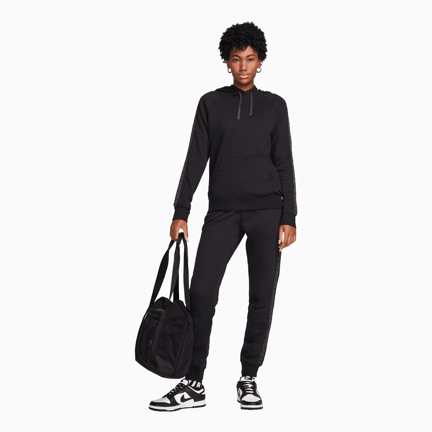 Women's Sportswear Essential Fleece Outfit